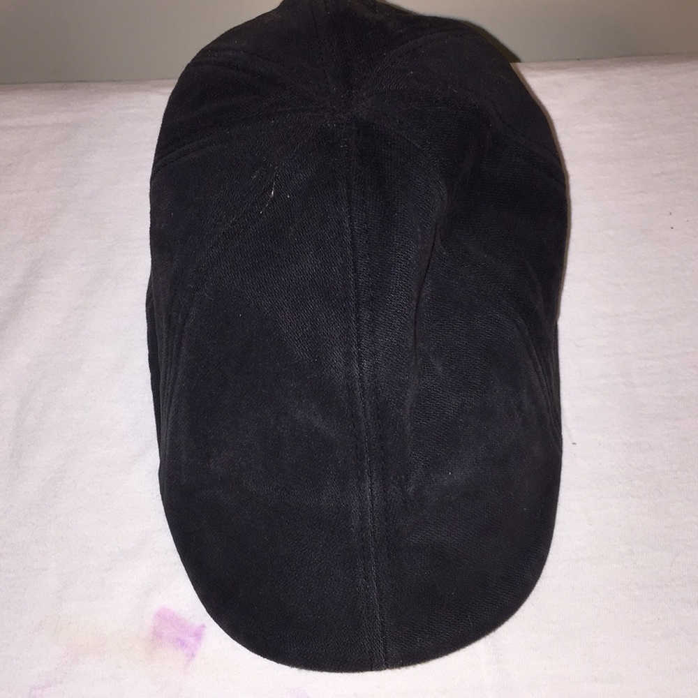 TNC men’s cap, black/leather “newsboy” style. EUC
